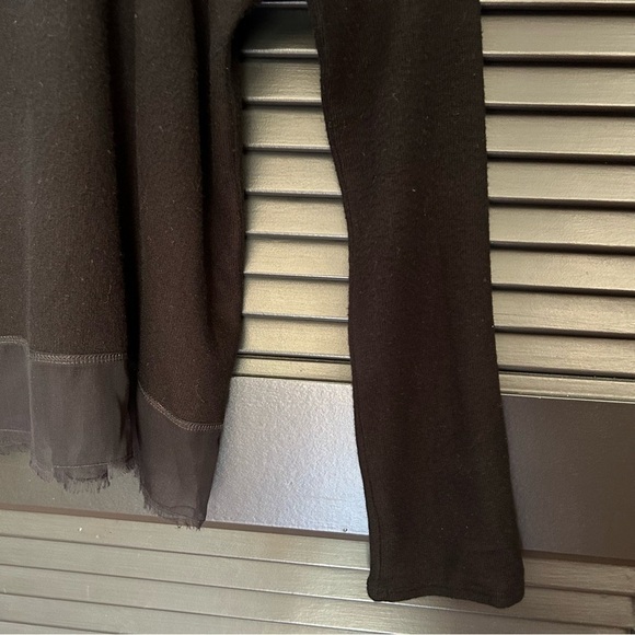 Beautiful People Black Tencel and Silk Top w/Frayed Sheer Panel Bottom, Size Med - Picture 5 of 11